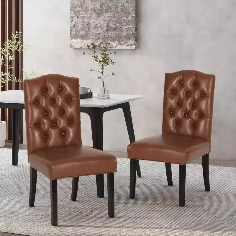 Chaises de salle à manger capitonnées